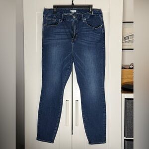 Good American Good Legs Skinny Jeans